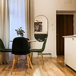 Charming Apartment, Wawel & Old Town Apartman *
